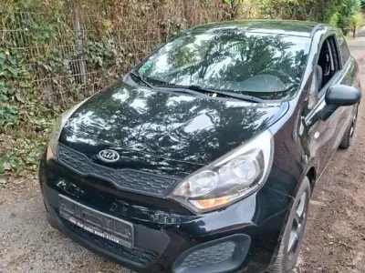 Gebraucht Kia Rio 2013 Schwarz Kleinwagen
