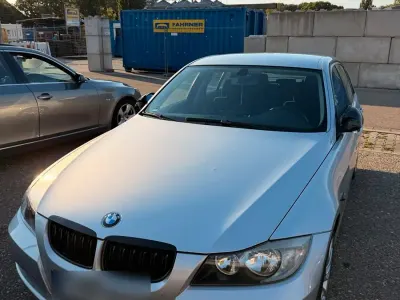 Gebraucht BMW 318 143 PS (105 kW) 2007 Grau Limousine