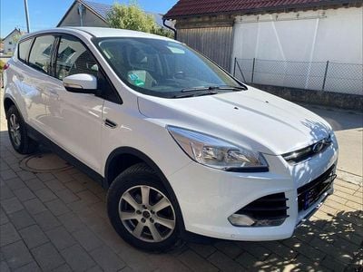 Usata Ford Kuga Trend 150 CV (110 kW) 2016 Bianco SUV