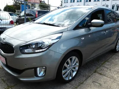 Gebraucht Kia Carens 141 PS (103 kW) 2016 Beige Van / Kleinbus