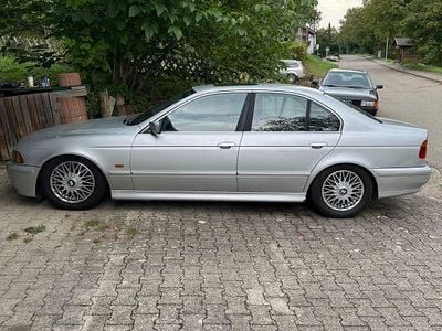 BMW 525