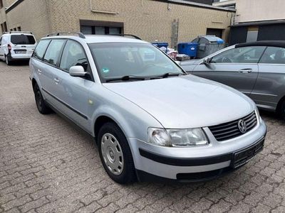 Gebraucht VW Passat 101 PS (74 kW) 1999 Silber Kombi