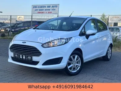 Gebraucht Ford Fiesta Trend 101 PS (74 kW) 2014 Weiß Kleinwagen