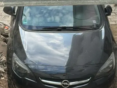 Gebraucht Opel Astra 110 PS (80 kW) 2014 Schwarz Kombi