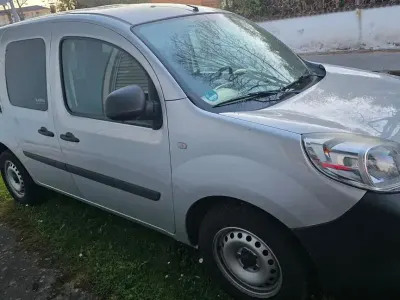 Gebraucht Renault Kangoo 90 PS (66 kW) 2015 Silber Van / Kleinbus
