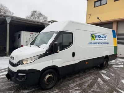 Second-hand Iveco Daily 136 CP (100 kW) 2017 Alb Monovolum