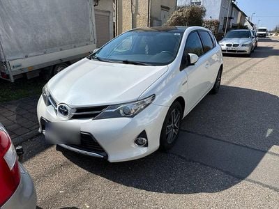 Gebraucht Toyota Auris Edition 101 PS (74 kW) 2014 Weiß Limousine
