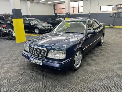 Gebraucht Mercedes E320 220 PS (161 kW) 1996 Blau