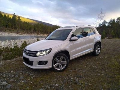 Weiß Gebraucht 2012 VW Tiguan Sport SUV | 11.290 € (Etwas zu teuer)