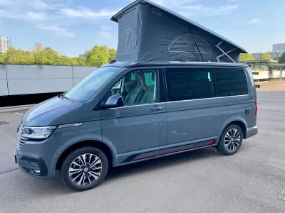 Gebraucht VW California Beach 150 PS (110 kW) 2020 Grau Van