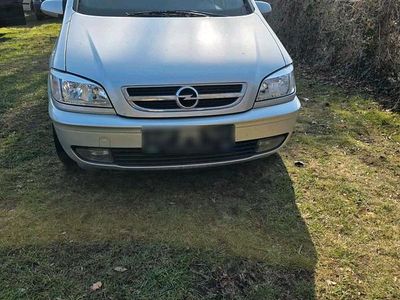 Usata Opel Zafira 2005 Grigio Monovolume