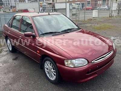 Gebraucht Ford Escort Ghia 90 PS (66 kW) 1997 Rot Limousine