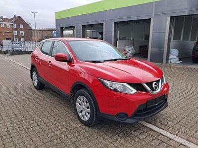 Gebraucht Nissan Qashqai Visia 116 PS (85 kW) 2016 Rot SUV