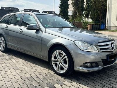 Gebraucht Mercedes C200 136 PS (100 kW) 2013 Grau Kombi