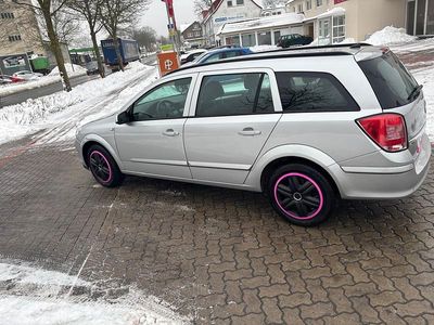 Silber Gebraucht 2009 Opel Astra Kombi | 2.600 €