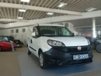 Gebraucht Fiat Doblò 95 PS (69 kW) 2019 Weiß Van / Kleinbus