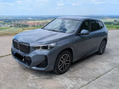 Gebraucht BMW iX1 M Sport 230 kW (313 PS) 2023 Grau SUV