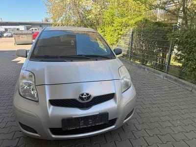 Gebraucht Toyota Yaris 101 PS (74 kW) 2009 Silber Kleinwagen