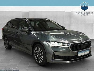 Neu Skoda Superb Selection 150 PS (110 kW) 2025 Grau Kombi