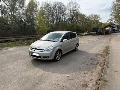 Usata Toyota Corolla Verso 177 CV (130 kW) 2006 Argento Monovolume