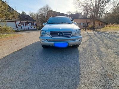 Usata Mercedes ML270 163 CV (119 kW) 2004 Argento SUV