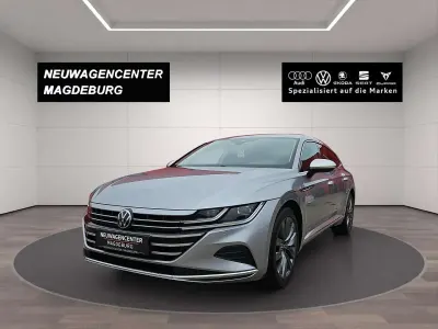 Gebraucht VW Arteon Elegance 150 PS (110 kW) 2023 Pyritsilber metallic Kombi