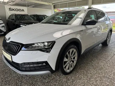 Gebraucht Skoda Superb Scout 4x4 200 PS (147 kW) 2023 : moonweiß  metallic Kombi