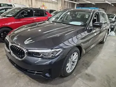 Gebraucht BMW 520 Sport Line 190 PS (139 kW) 2023 Sophistograu Kombi