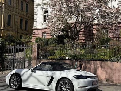 Second-hand Porsche 718 Boxster Sport 299 CP (219 kW) 2017 Alb Cabrio