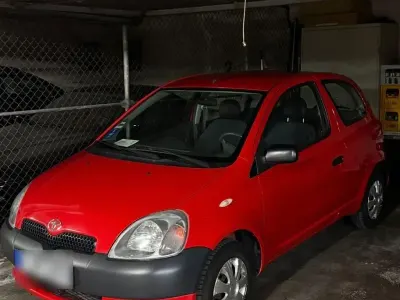 Brugt Toyota Yaris Eco 68 HK (50 kW) 2000 Rød Sedan