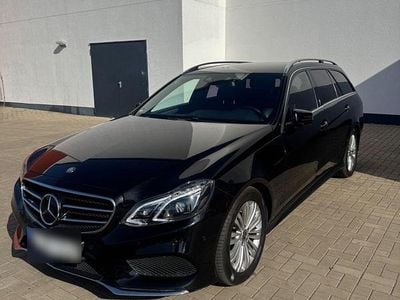 Gebraucht Mercedes E220 170 PS (125 kW) 2014 Schwarz Kombi