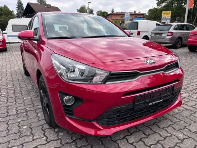 Gebraucht Kia Rio Edition 7 84 PS (61 kW) 2021 Rot Limousine