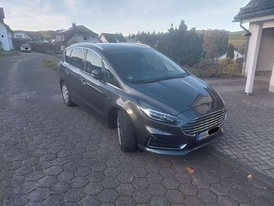 Second-hand Ford S-MAX Titanium 150 CP (110 kW) 2022 Gri Monovolum