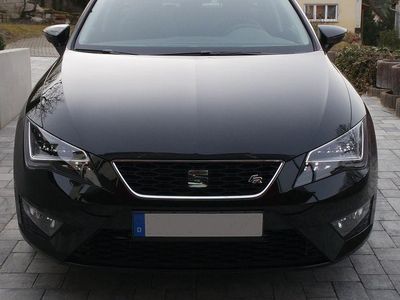 Schwarz Gebraucht 2015 Seat Leon ST FR Kombi | 12.690 € (Fairer Preis)