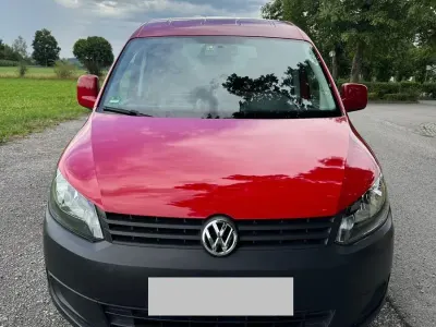 Gebraucht VW Caddy 105 PS (77 kW) 2013 Rot Van / Kleinbus