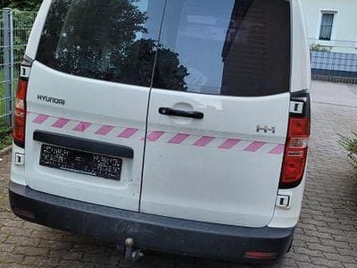 Hyundai H-1