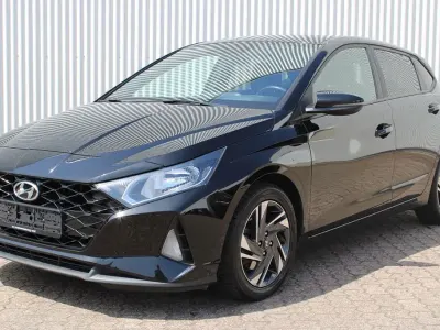 Gebraucht Hyundai i20 GO! 101 PS (74 kW) 2023 Schwarz Kleinwagen