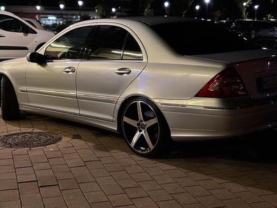 Mercedes C230