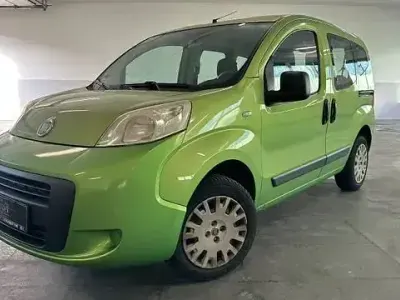 Używany Fiat Qubo Active 90 KM (66 kW) 2012 Biały Minivan
