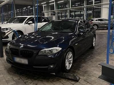 Gebraucht BMW 530 258 PS (189 kW) 2011 Blau Limousine