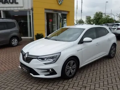 Gebraucht Renault Mégane II Intens 140 PS (102 kW) 2022 Gletscherweiss Limousine