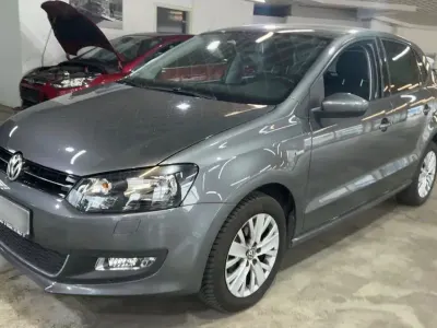 Gebraucht VW Polo Life 90 PS (66 kW) 2013 Grau Kleinwagen