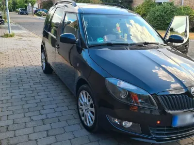 Gebraucht Skoda Roomster 105 PS (77 kW) 2015 Schwarz Van / Kleinbus