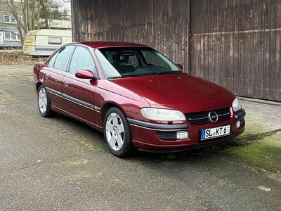 Gebraucht Opel Omega 211 PS (155 kW) 1996 Rot Limousine