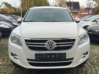 Candyweiß Gebraucht 2010 VW Tiguan Trendline SUV | 9.800 € (Teuer)
