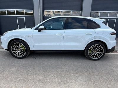 Second-hand Porsche Cayenne Platinum Edition 462 CP (339 kW) 2023 Alb SUV