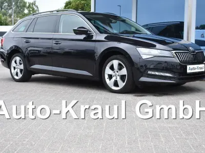 Gebraucht Skoda Superb Ambition 150 PS (110 kW) 2023 Schwarz Kombi