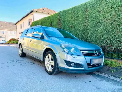 Gebraucht Opel Astra 115 PS (84 kW) 2008 Grau Kombi