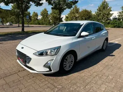 Gebraucht Ford Focus Titanium 125 PS (91 kW) 2018 Weiß Limousine