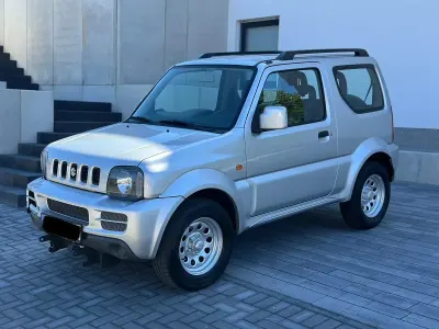 Usata Suzuki Jimny 86 CV (63 kW) 2010 Argento SUV